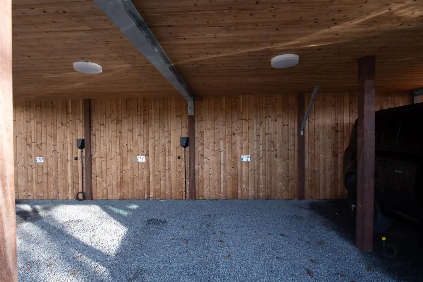 Recent 1 slaapkamer appartement met prachtig uitzicht! foto 35