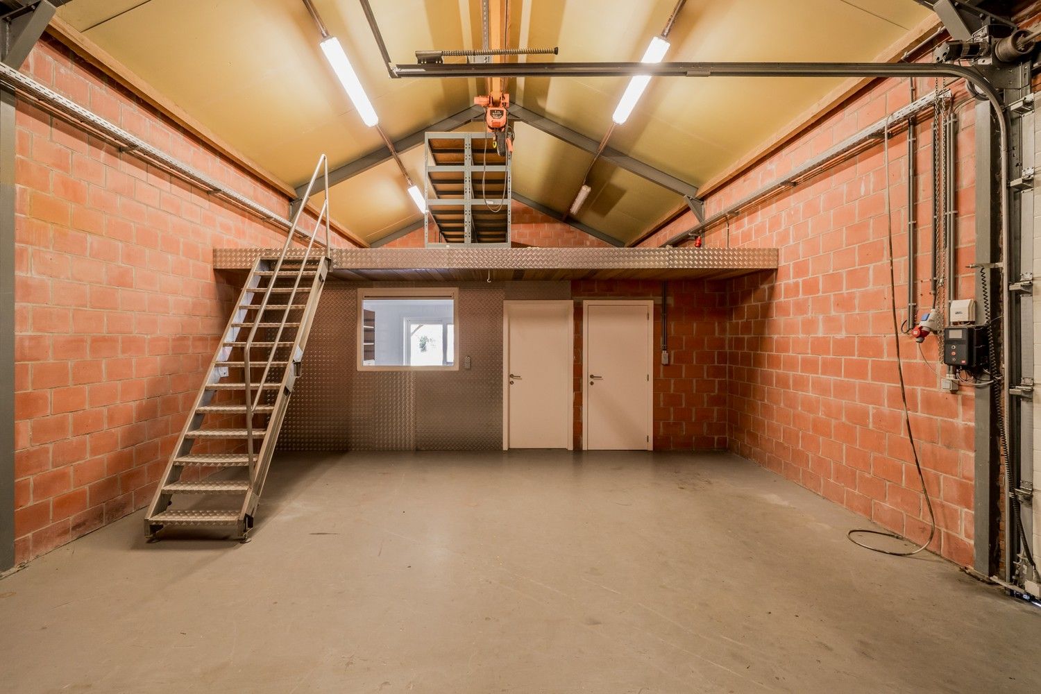 Landelijke woning met ruime opslagplaats op volwassen stuk grond foto 12