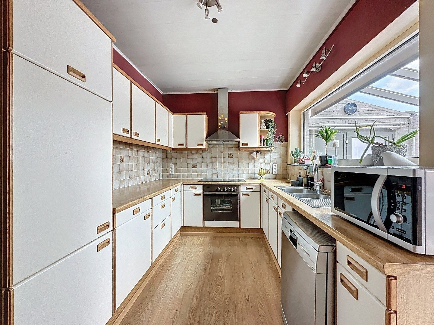 IN OPTIE! Instapklare woning te Rotselaar! foto 9