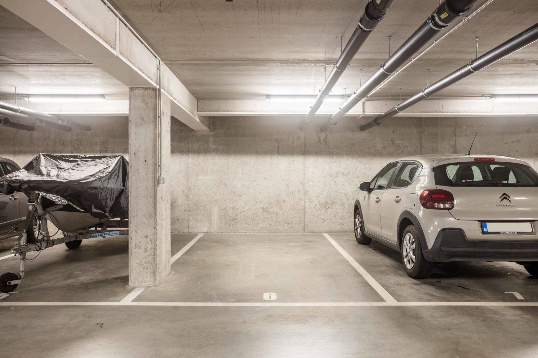 Ruim gelijkvloersappartement met hoogwaardige afwerking foto 24