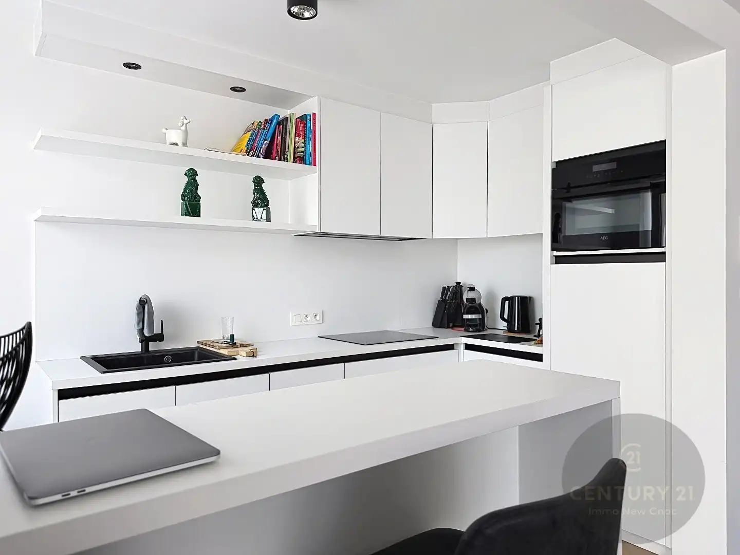 Ruim modern appartement met lift in Oud Knokke, dorp centrum, 2 slaapkamers, fietsberging,  bouwjaar 1985, energielabel C foto 7
