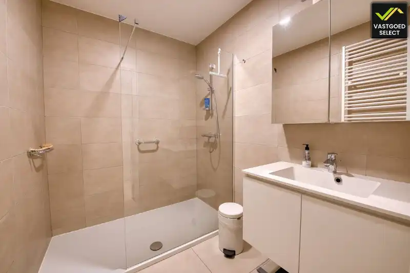 Energiezuinig gelijkvloers appartement met tuin te huur in Eeklo foto 7