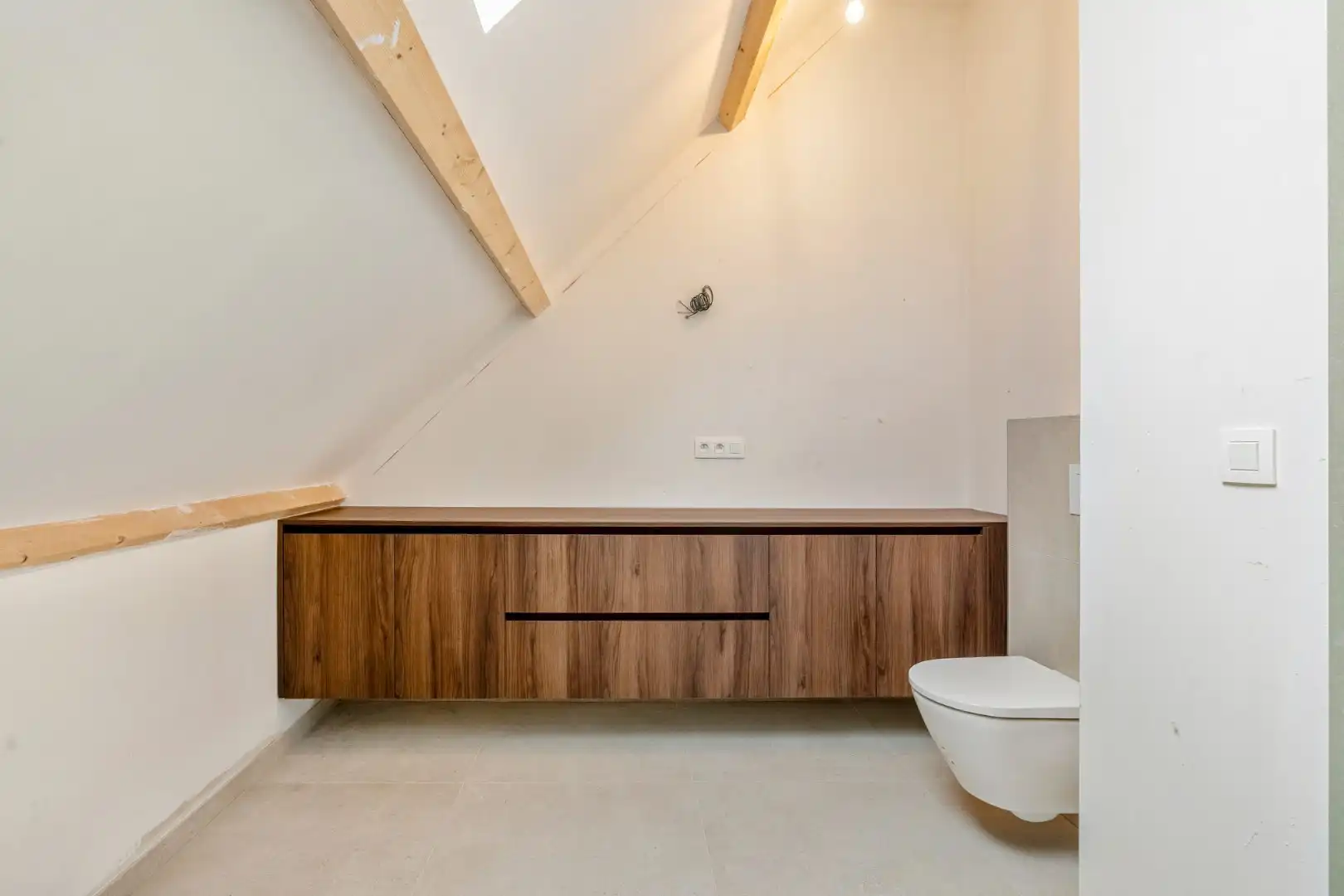 Exclusieve, volledig afgewerkte halfvrijstaande woning na transformatie van bestaande hoeve naar 2 BEN-woningen!  foto 31