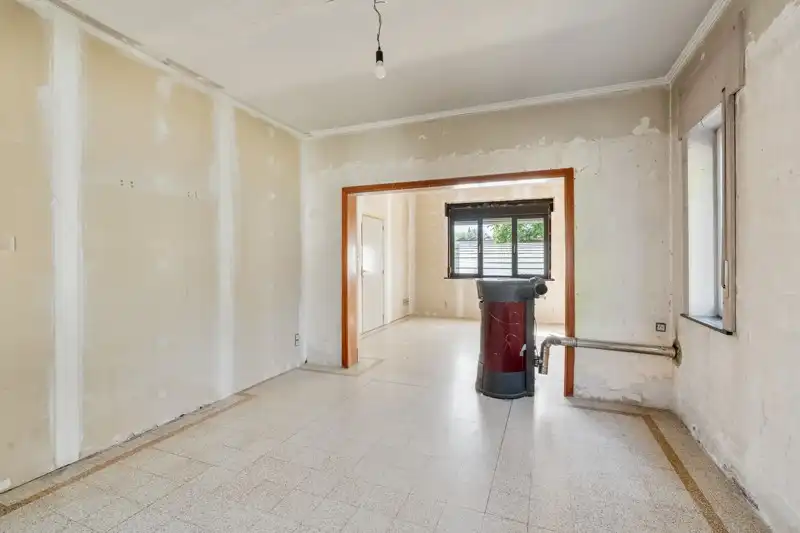 Rustig gelegen gezinswoning met aanpalend een groot bijgebouw op een perceel 9are foto 5