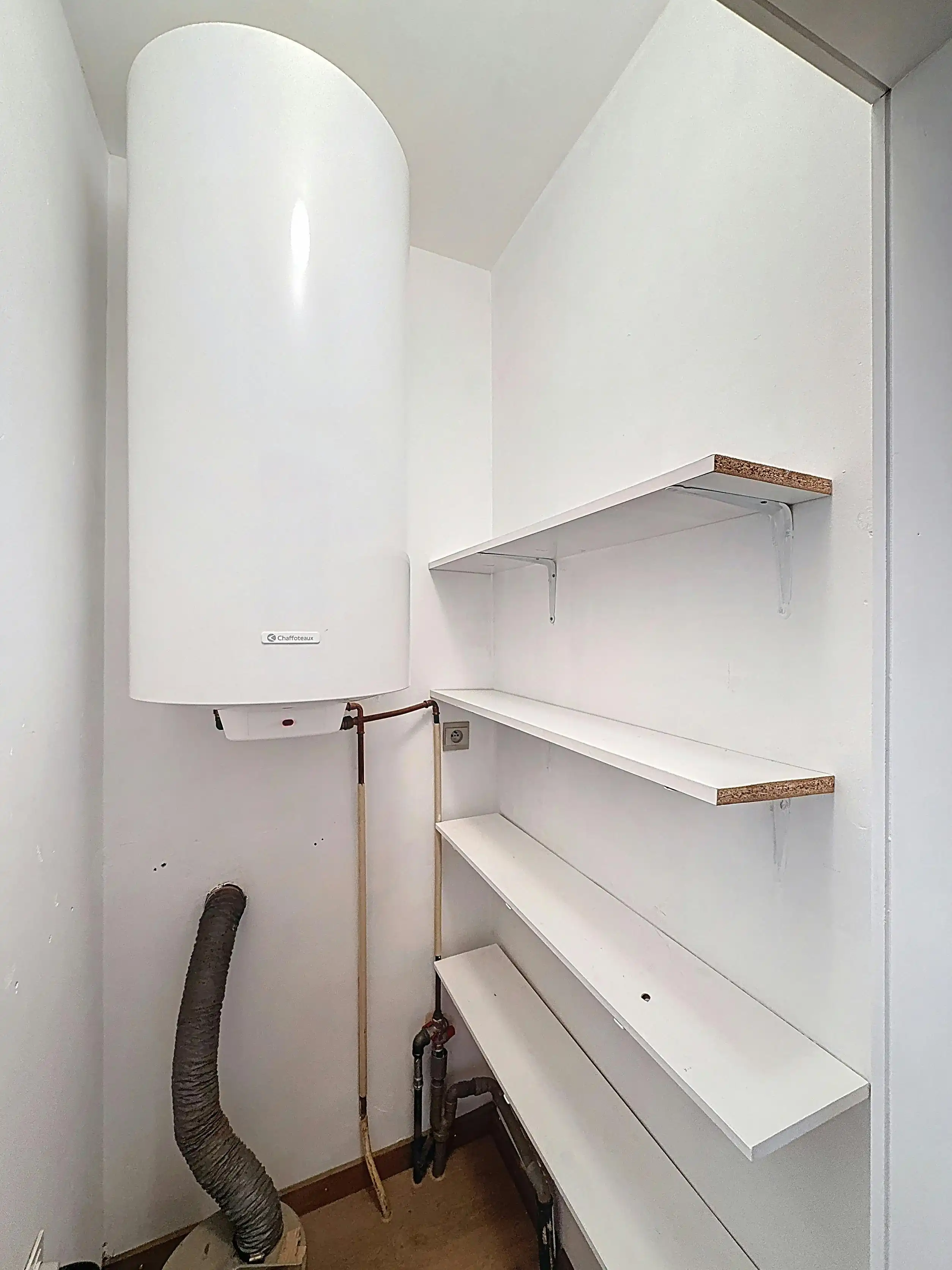 Appartement met drie kamers en garage te koop in Ieper foto 13