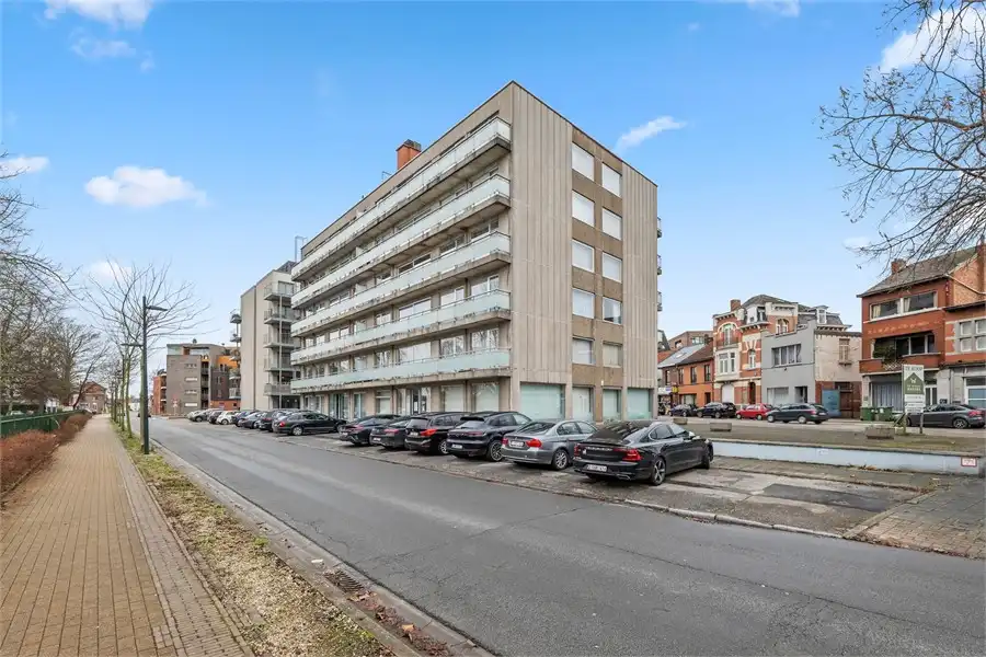 RUIME KANTOORRUIMTE VLAKBIJ HET CENTRUM VAN SINT-TRUIDEN foto 7
