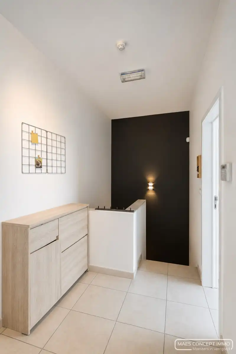 Investeringsopportuniteit - 2 verhuurde handelspanden en appartement te koop in Waregem foto 24