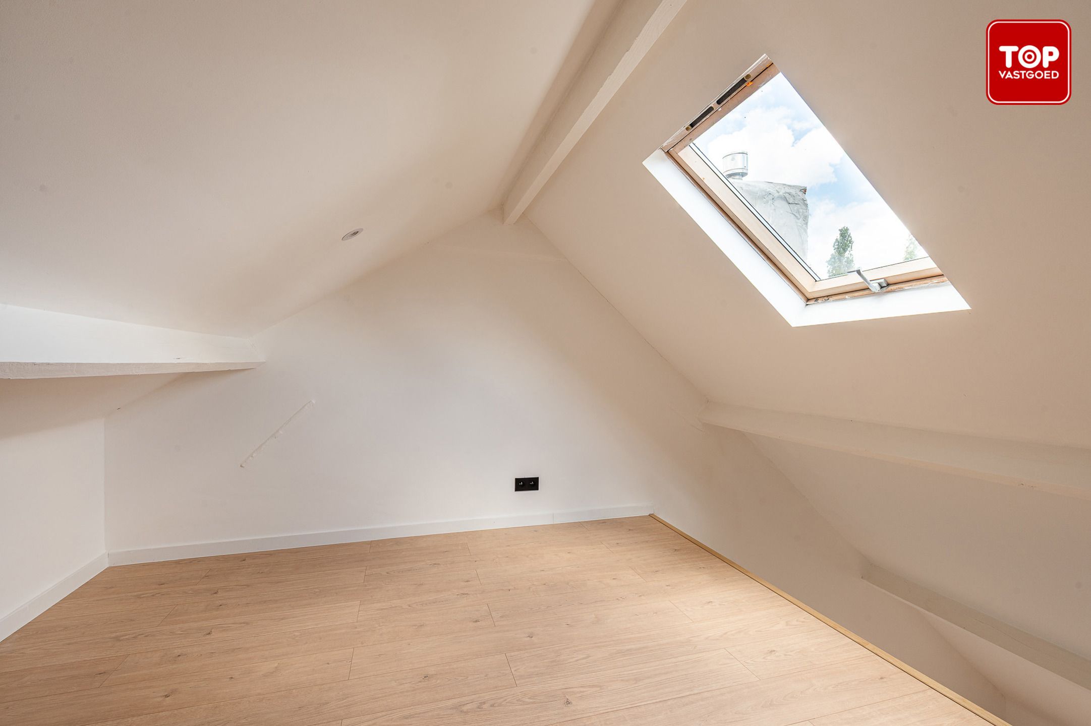 Stijlvol gerenoveerde gezinswoning met 4 slaapkamers en gezellige tuin foto 23