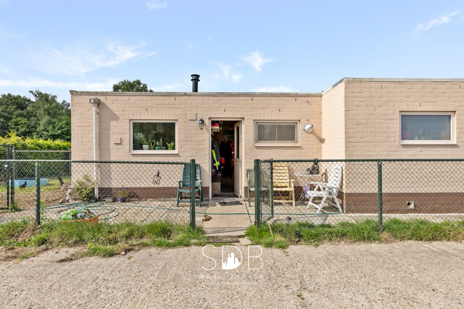 Boerderij met paardenfaciliteiten en graslanden op 14.490m² foto 2
