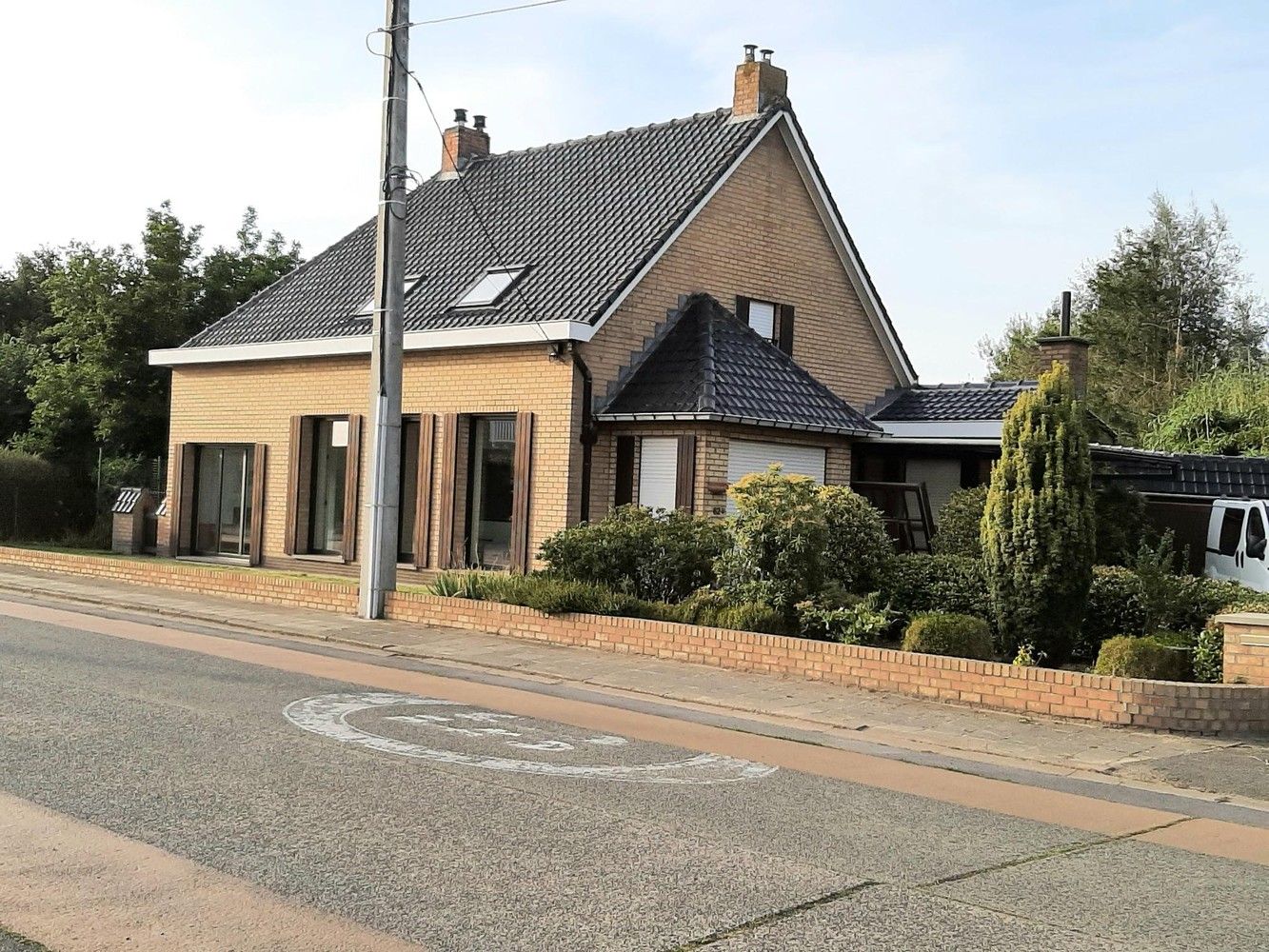 Alleenstaande woning met 3 slaapkamers foto {{pictureIndex}}