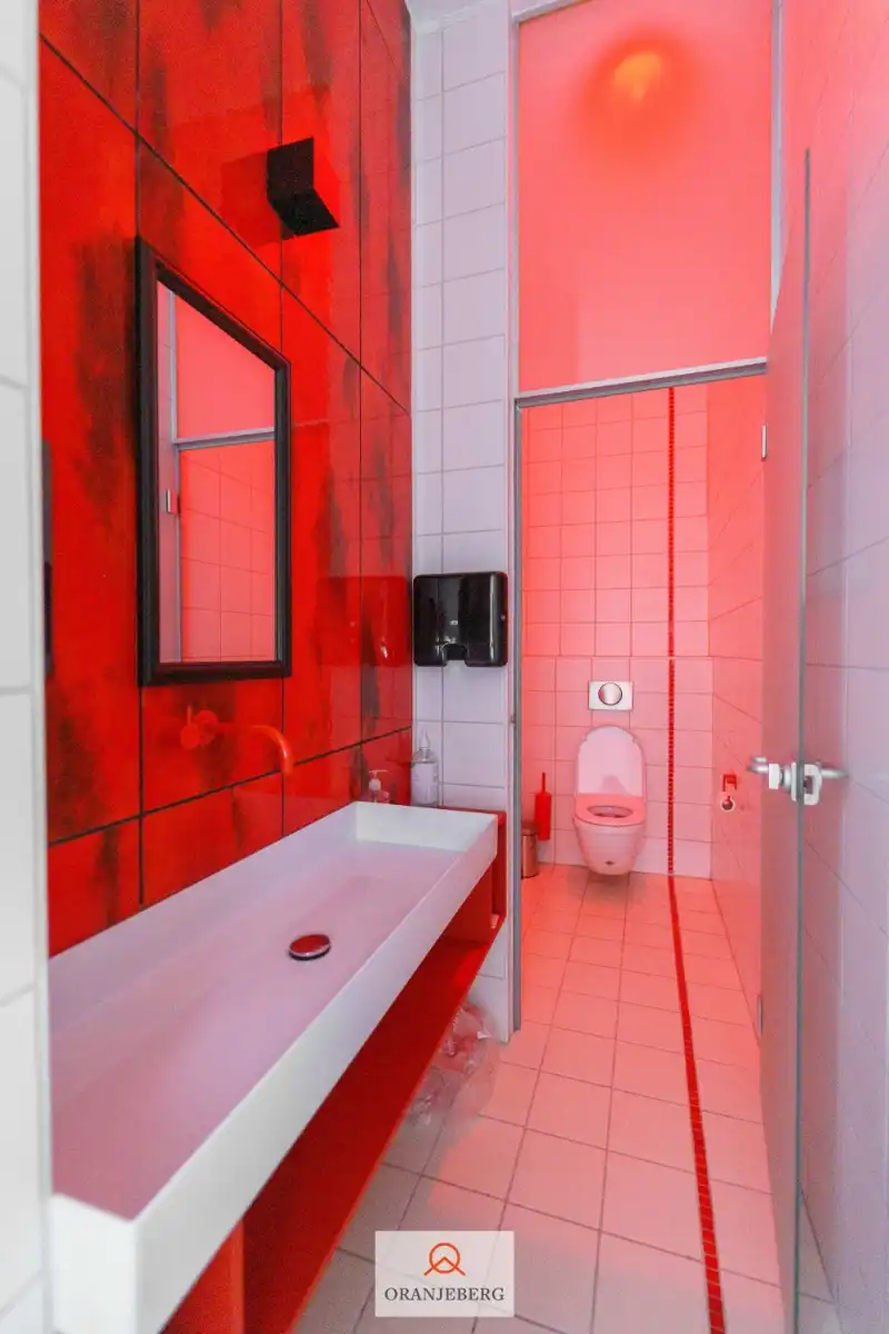 Multifunctioneel ruim pand aan Portus Ganda foto 13