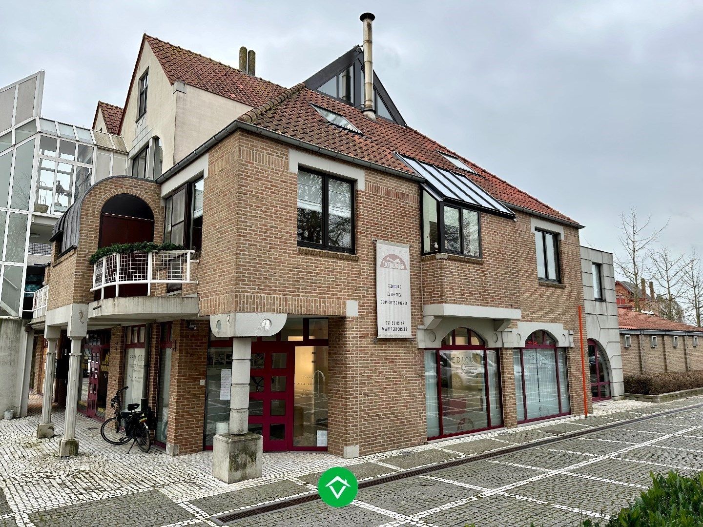 Instapklaar handelspand te huur op toplocatie te Koekelare foto 1