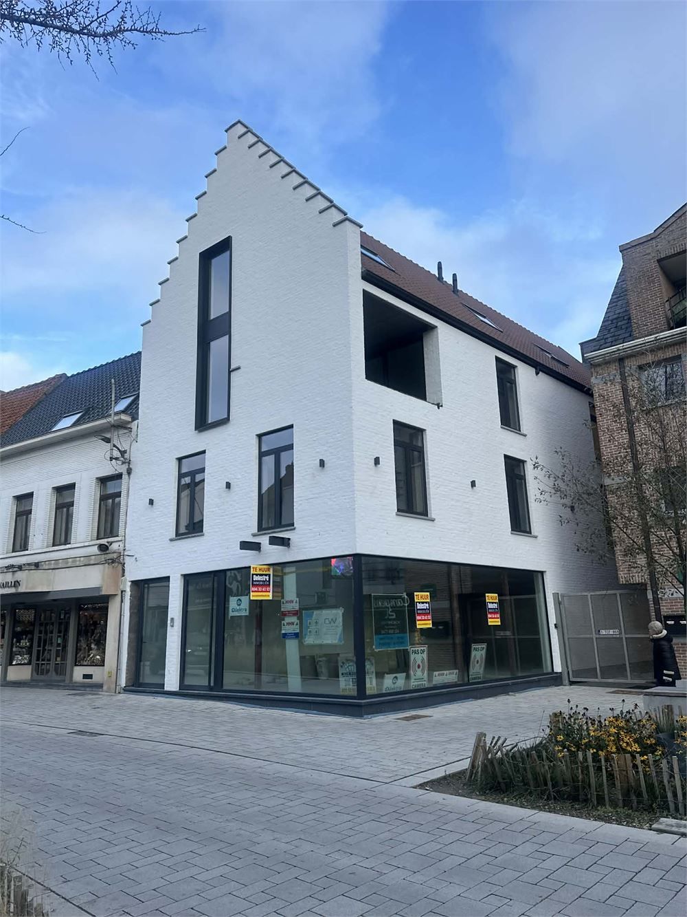 GLOEDNIEUWE winkel- of kantoorruimte in hartje Ninove foto 6