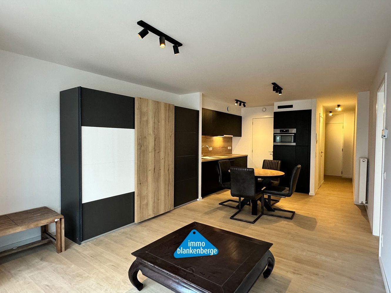 Casco Nieuwbouwappartement met Geïnstalleerde Keuken en 2 Slaapkamers op de Eerste Verdieping foto {{pictureIndex}}