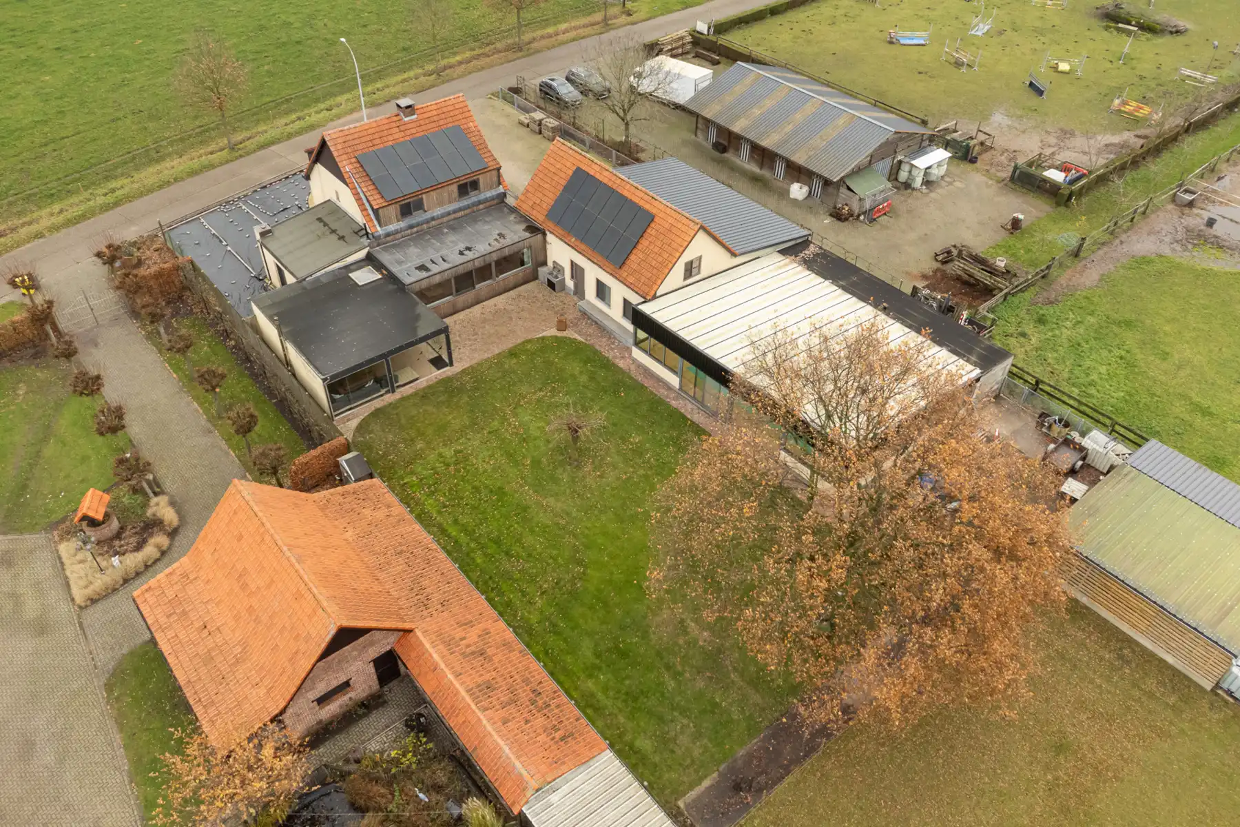 Landelijk gelegen woning met 4 slaapkamers en binnenzwembad foto 25