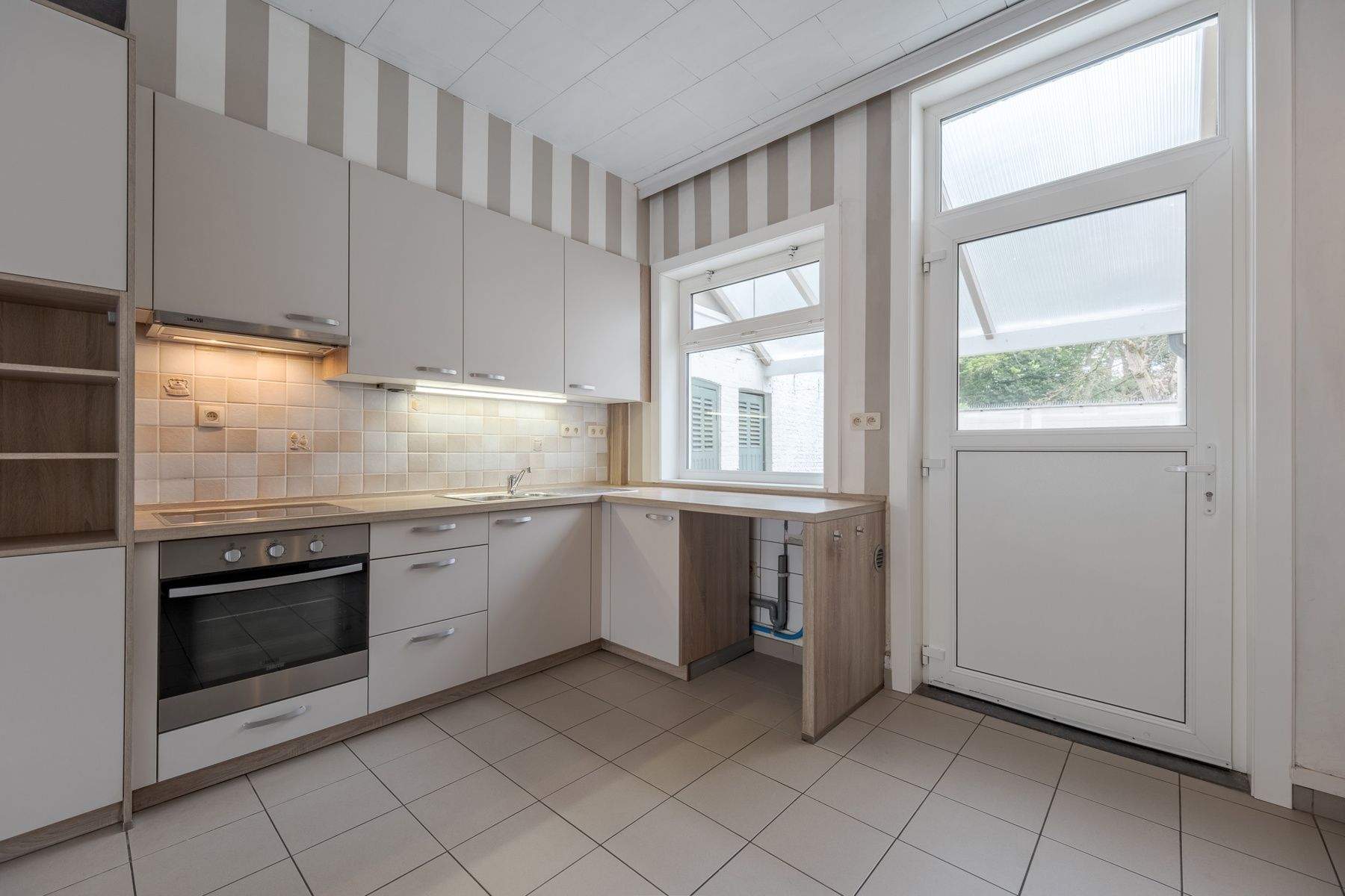 Instapklare woning met aangename tuin foto 4