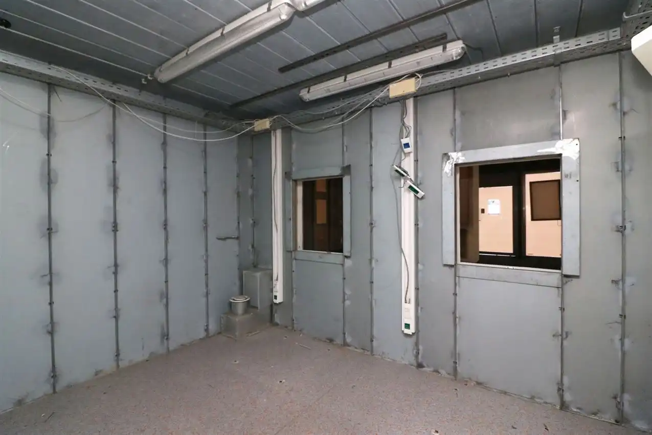 Opbrengsteigendom (handel & 4 app) op toplocatie foto 10