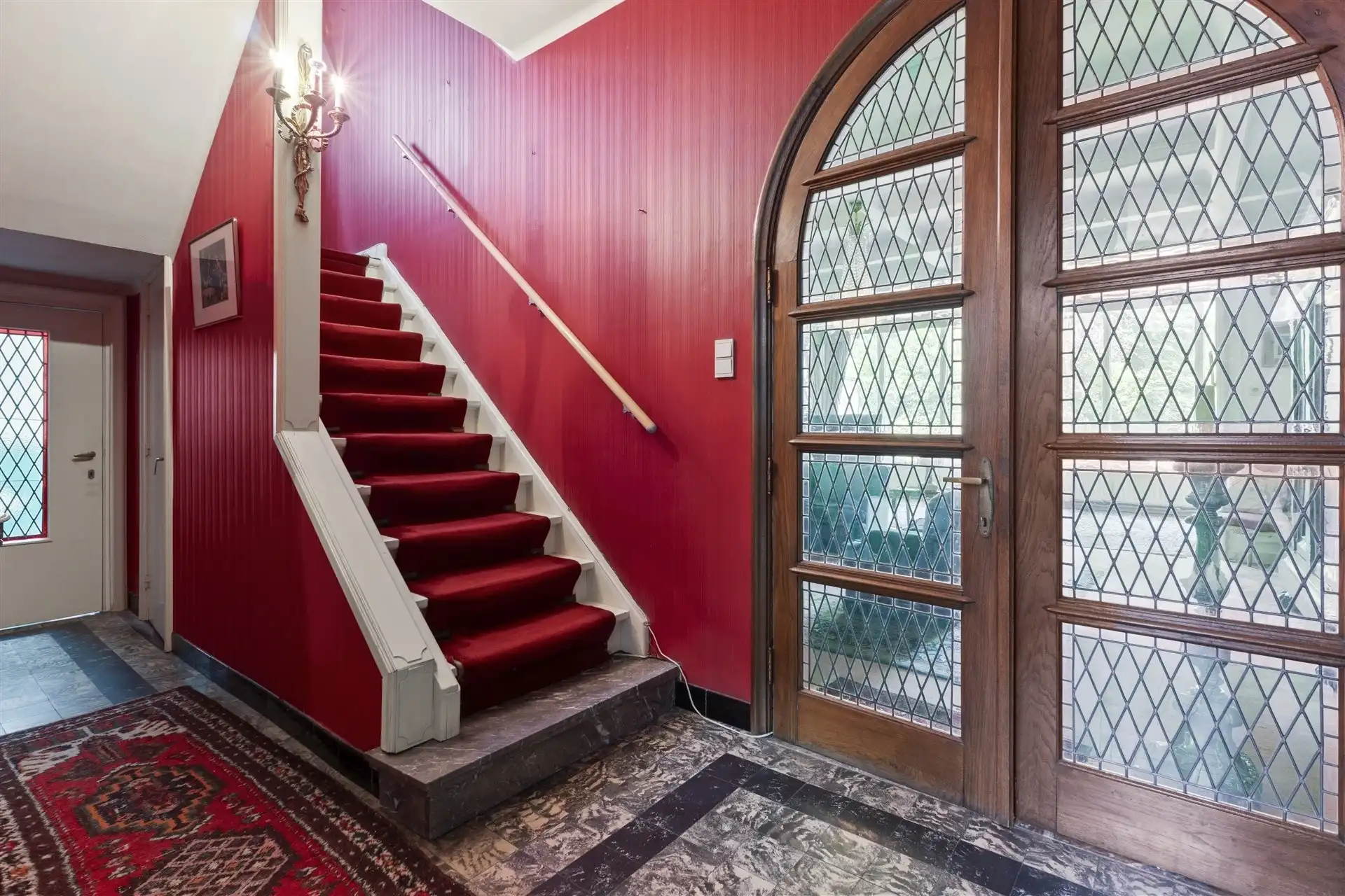 Voormalige dokterswoning, zeer unieke woning mt grote oppervlakten foto 18