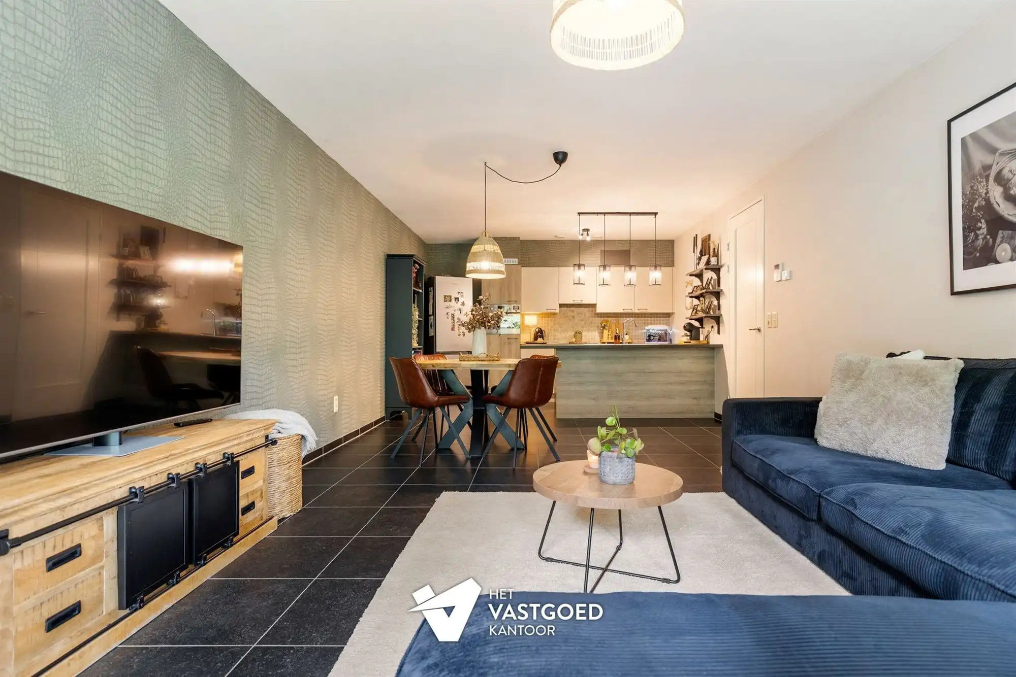 GEZELLIG APPARTEMENT MET 2 SLAAPKAMERS, RUIM TERRAS EN OVERDEKTE AUTOSTAANPLAATS TE BERINGEN foto 6
