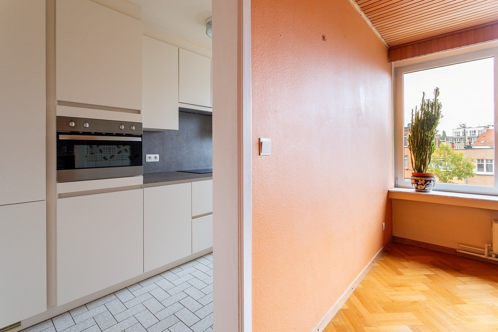 Ruim appartement met veel lichtinval foto 10