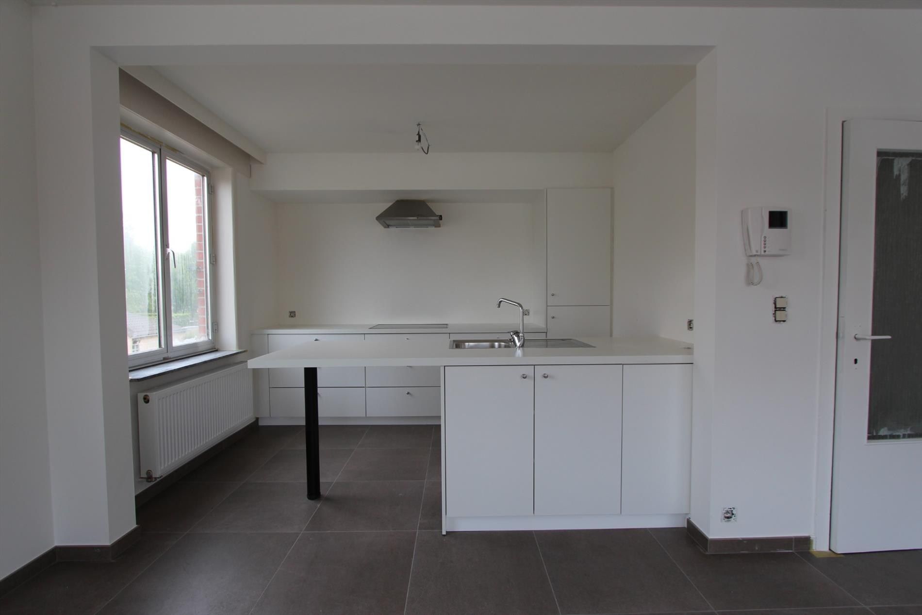 Appartement op eerste verdieping met 2 slaapkamers en terras te Koekelare foto 6