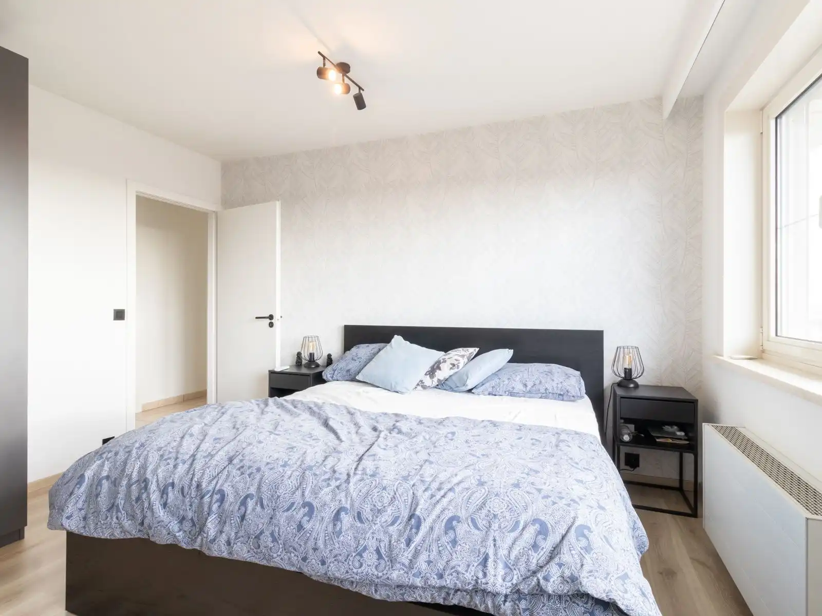 Licht en ruim appartement met prachtig uitzicht foto 13