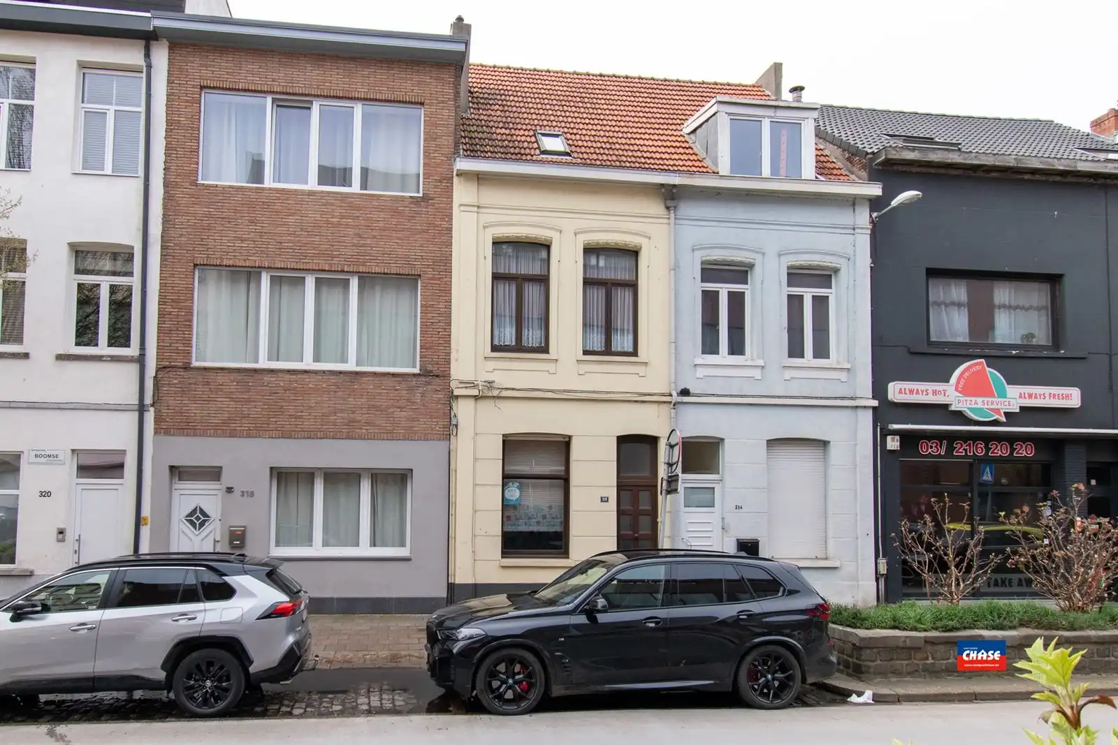 Hoofdfoto van de publicatie: Woning met 4 tot 5 slaapkamers en tuin