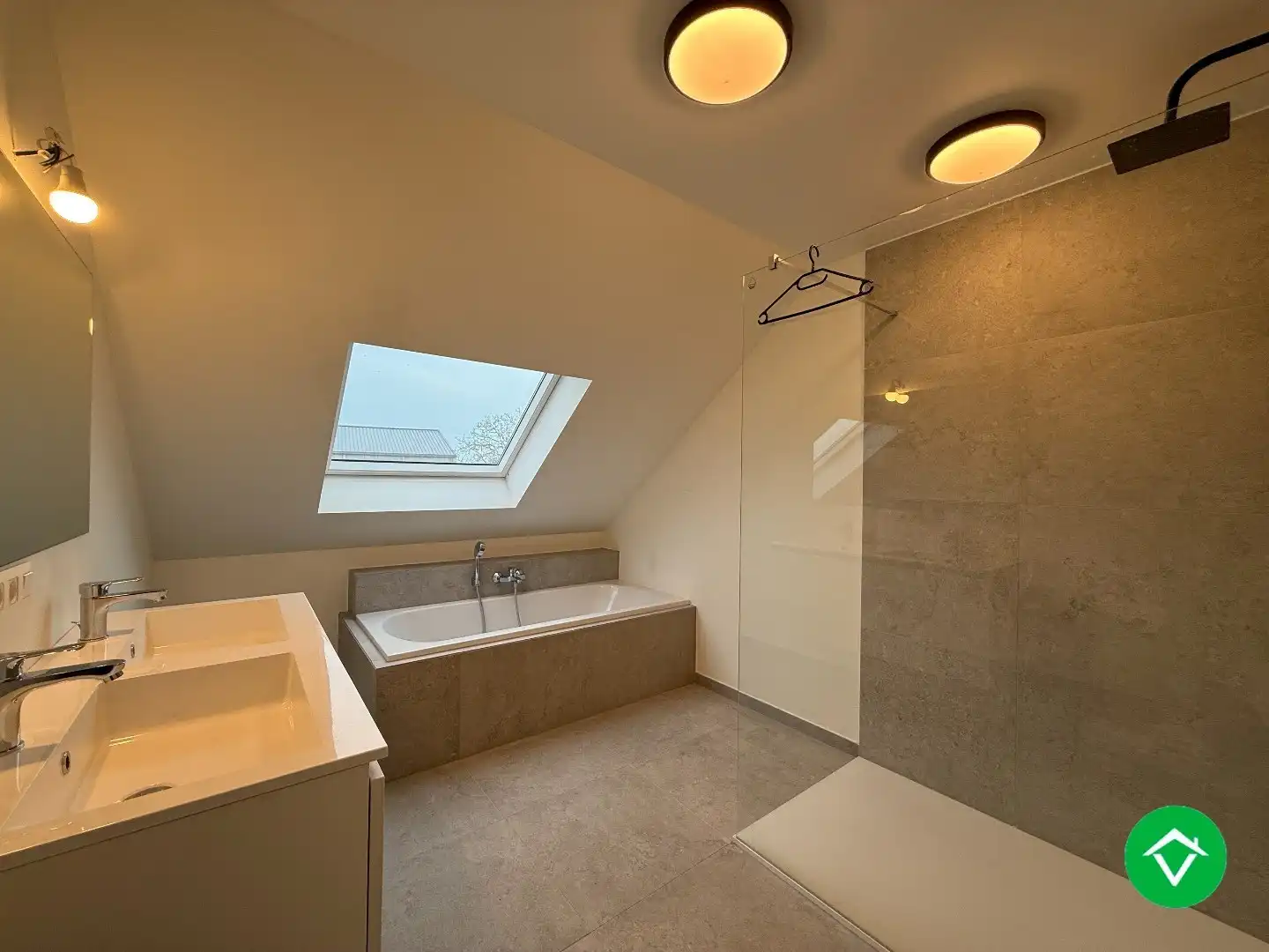 Nieuwbouwwoning met 3 slaapkamers, carport en tuin foto 13