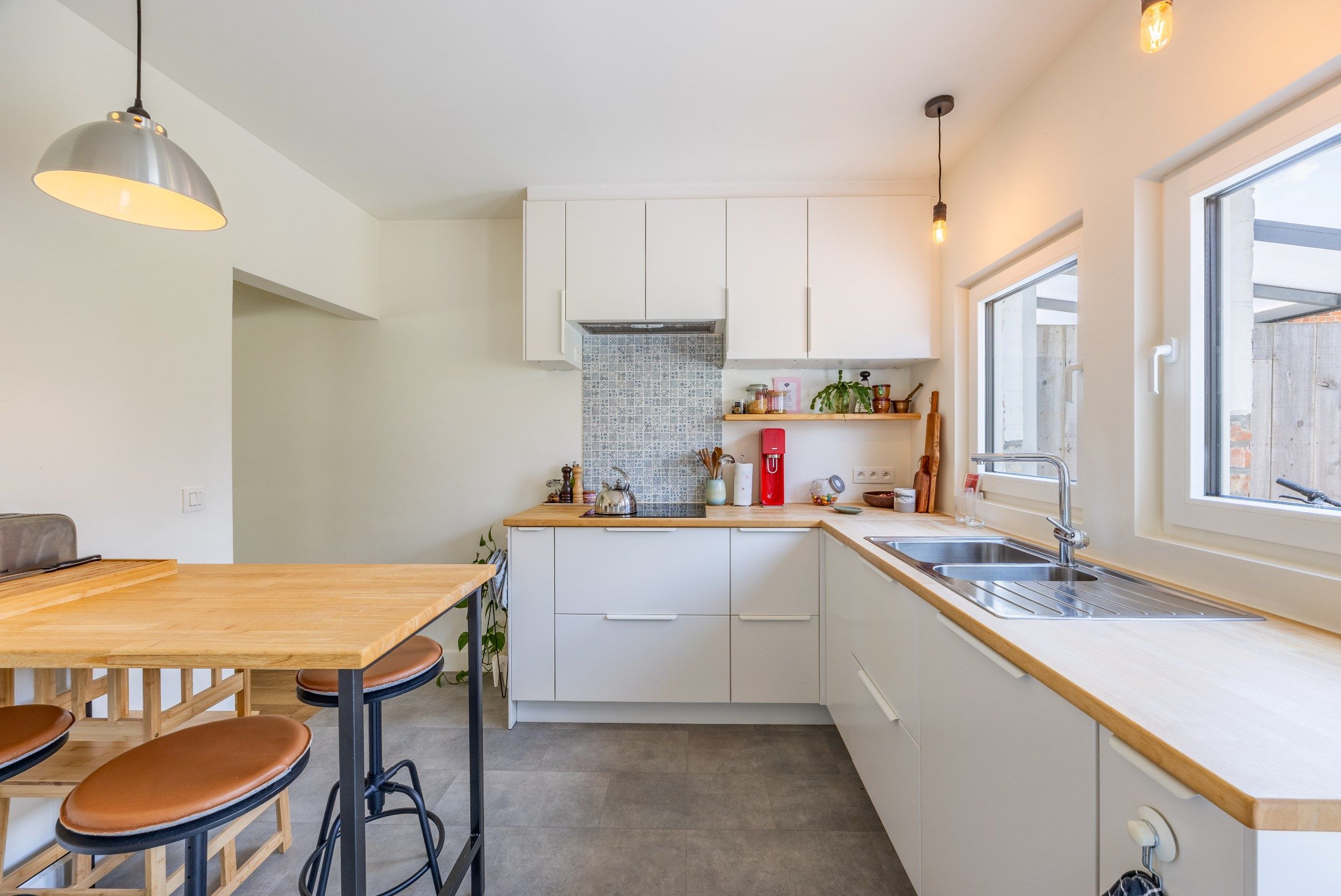GERENOVEERDE HOB MET BIJGEBOUW EN GARAGE foto 4