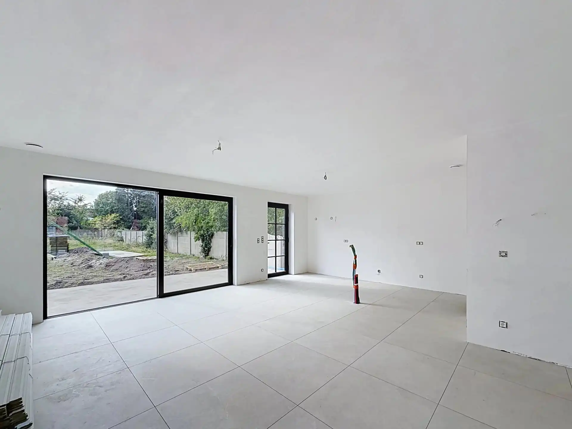 Moderne halfopen nieuwbouwwoning op een topligging nabij het centrum van Lommel. foto 14
