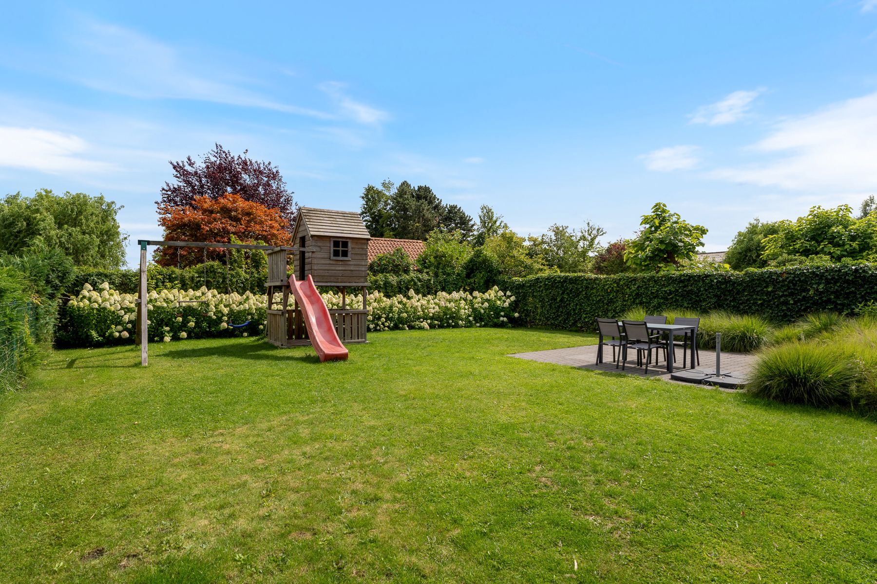 Hoofdfoto van de publicatie: Lichtrijk en ruim familiehuis met Potentieel in Duffel