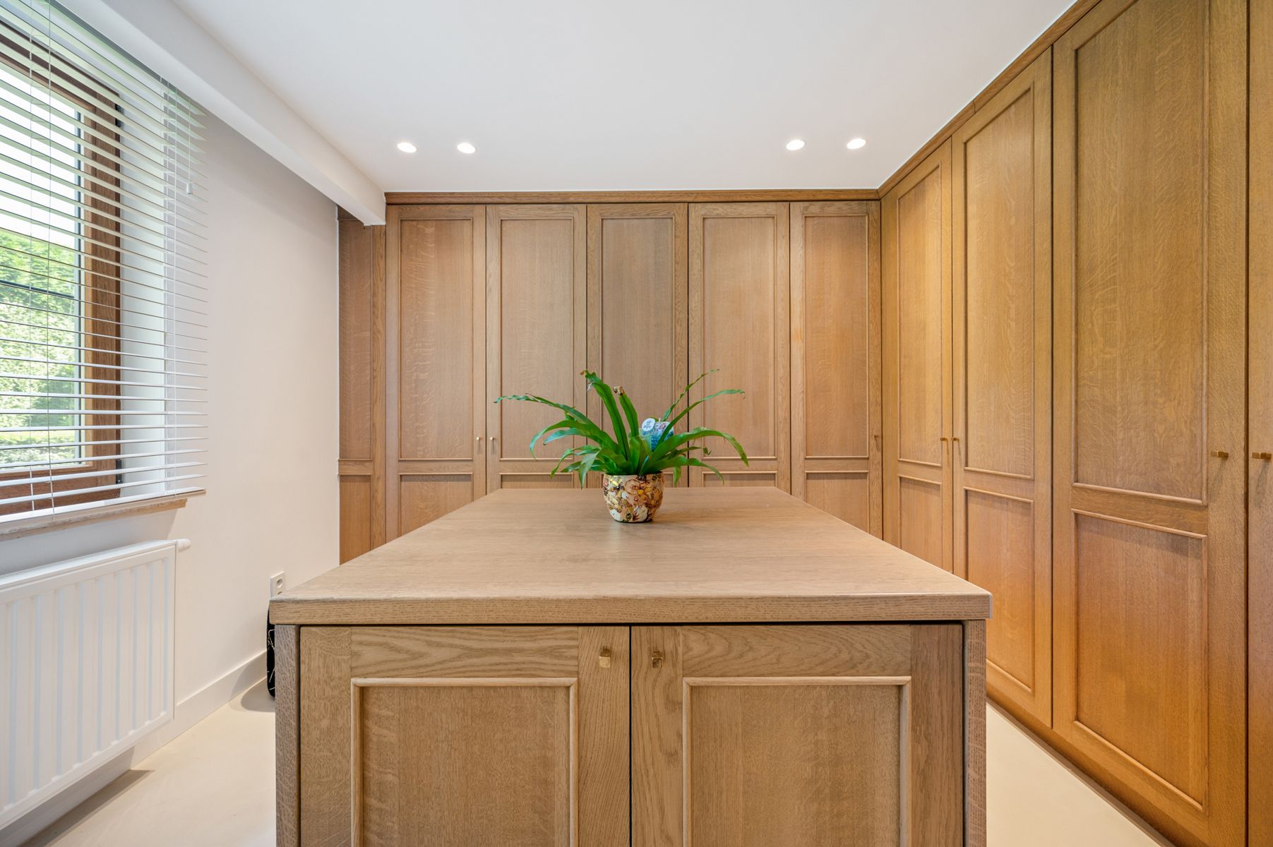 Residentiëel gelegen gelijkvloerse villa op ca. 3.008 m². foto 34