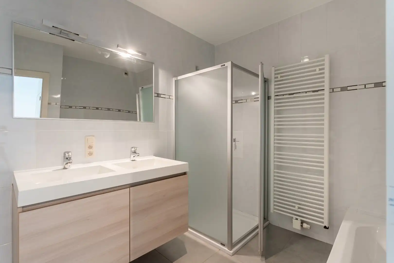 Instapklaar appartement met 2 slpk en parking te Halle foto 8