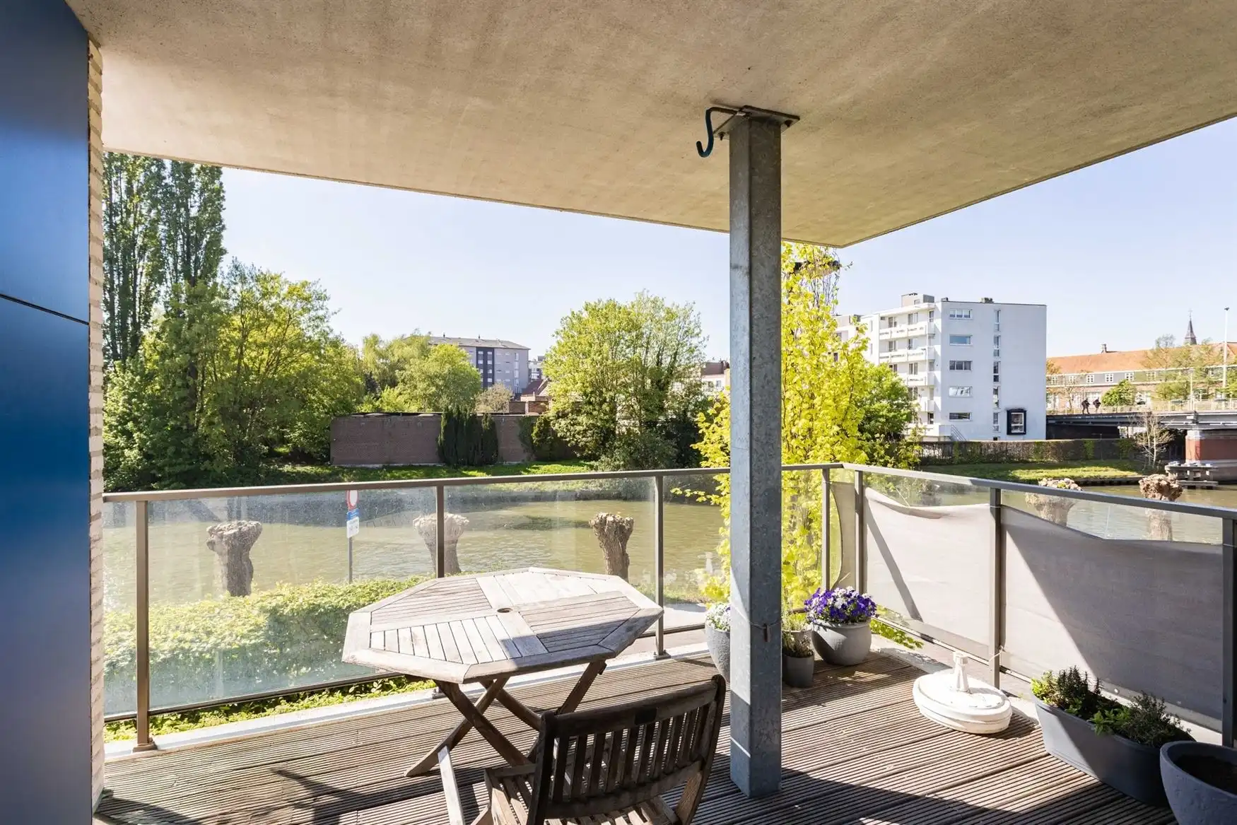 Hoekappartement met Leiezicht nabij centrum Deinze foto 5