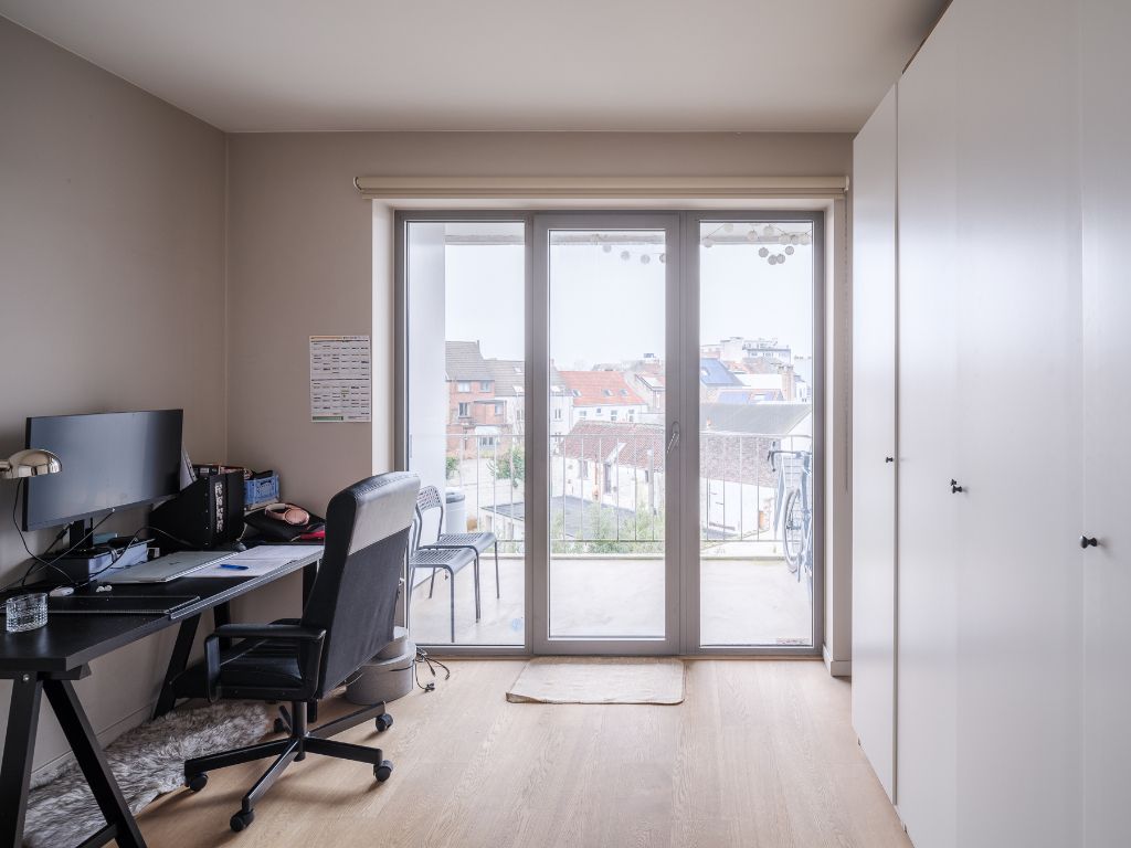 Smaakvol gerenoveerd 2-slpk appartement met twee terrassen foto 14