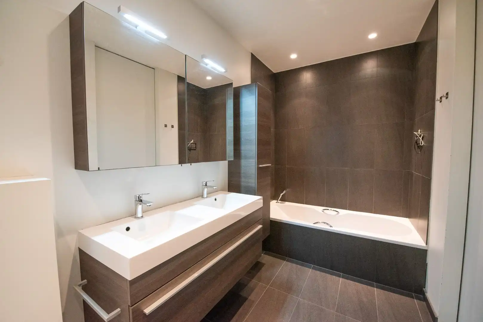 Te koop: instapklaar appartement van +/- 110 m² met 2 slaapkamers in hartje Waregem – Residentie Avalon foto 15