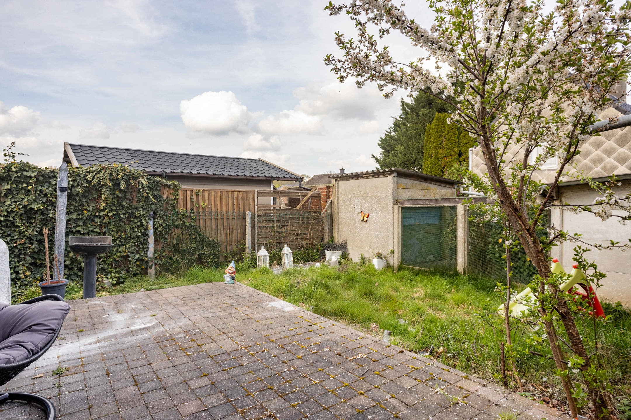 Goed gelegen 3-gevel woning met garage. foto 20