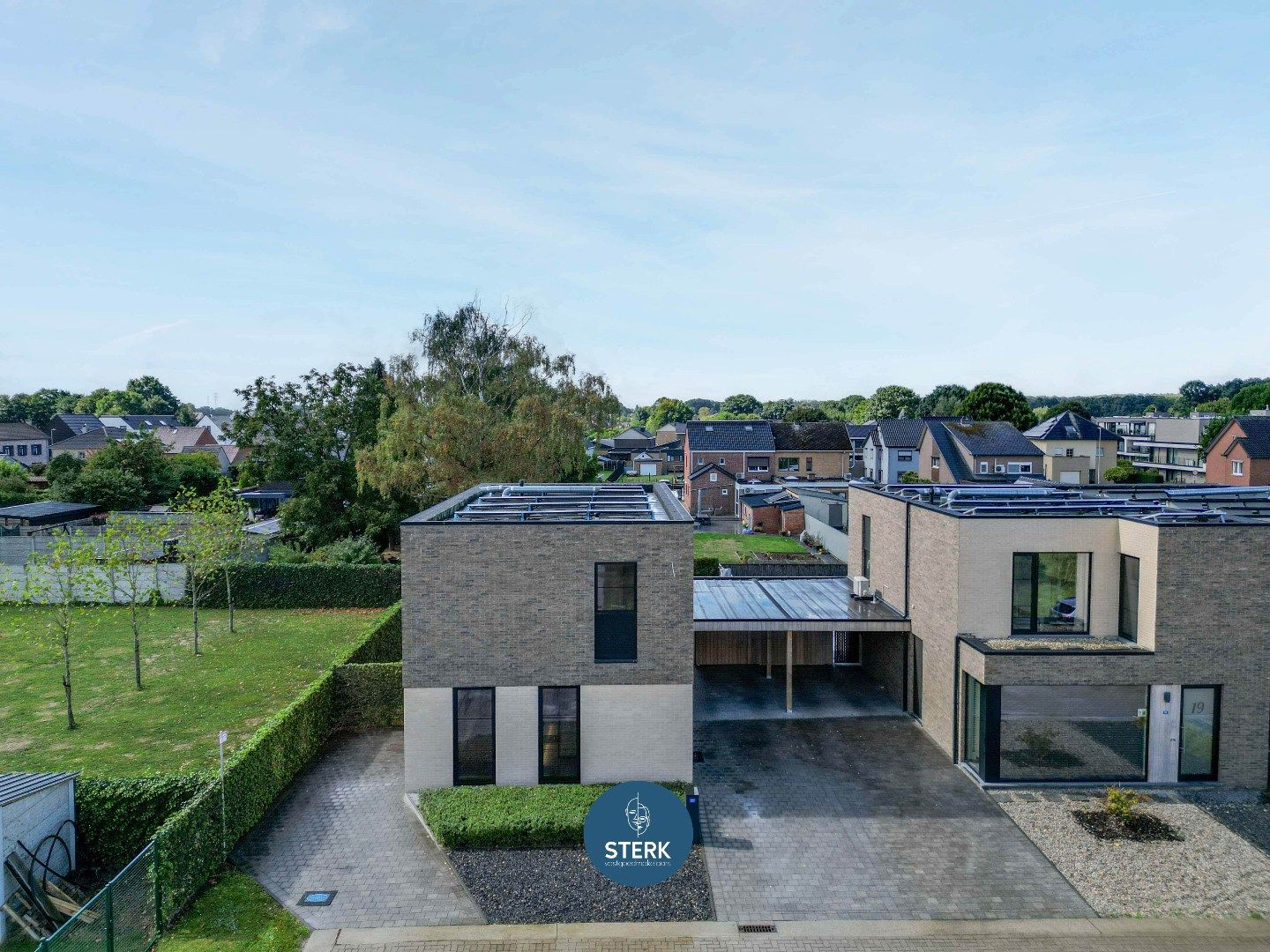 MODERNE GEZINSWONING MET EPC LABEL A OP EEN TOPLOCATIE IN LANAKEN ! foto {{pictureIndex}}