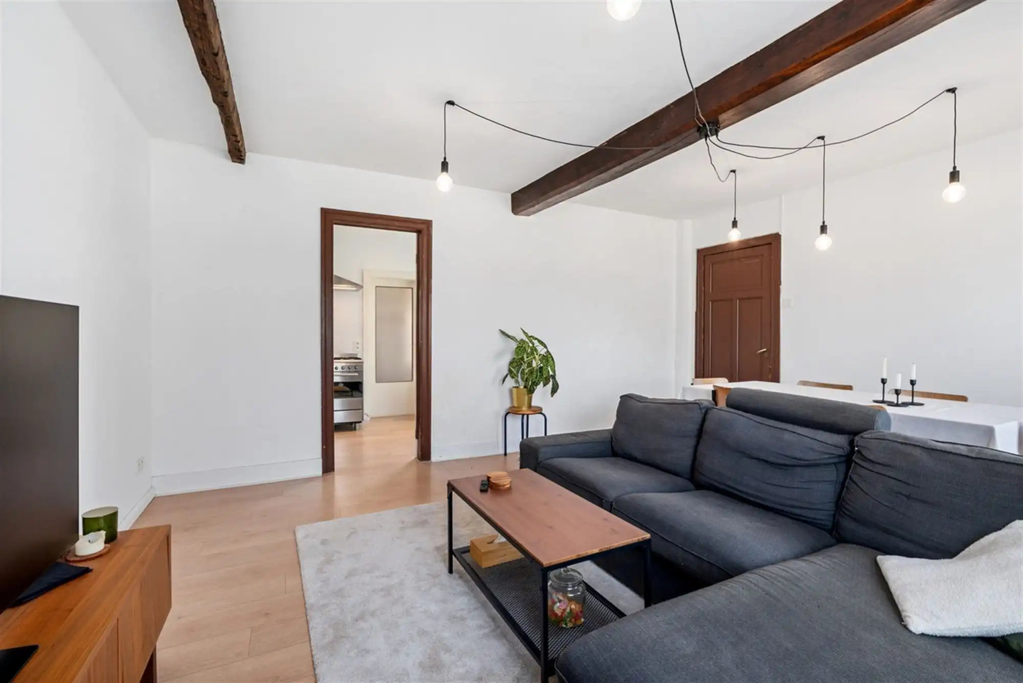KARAKTERVOLLE WONING met 4 slaapkamers, garage & tuin op een perceel van ca. 811m² foto 7