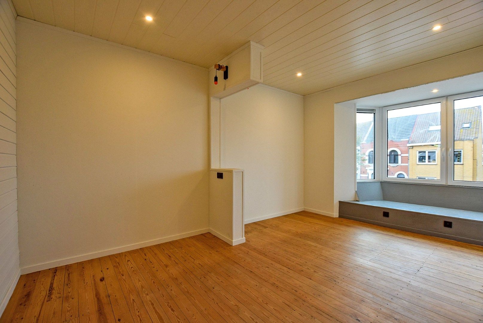 Gerenoveerde rijwoning te huur op 273m² met 3 slaapkamers te Adinkerke (De Panne)!  foto 13