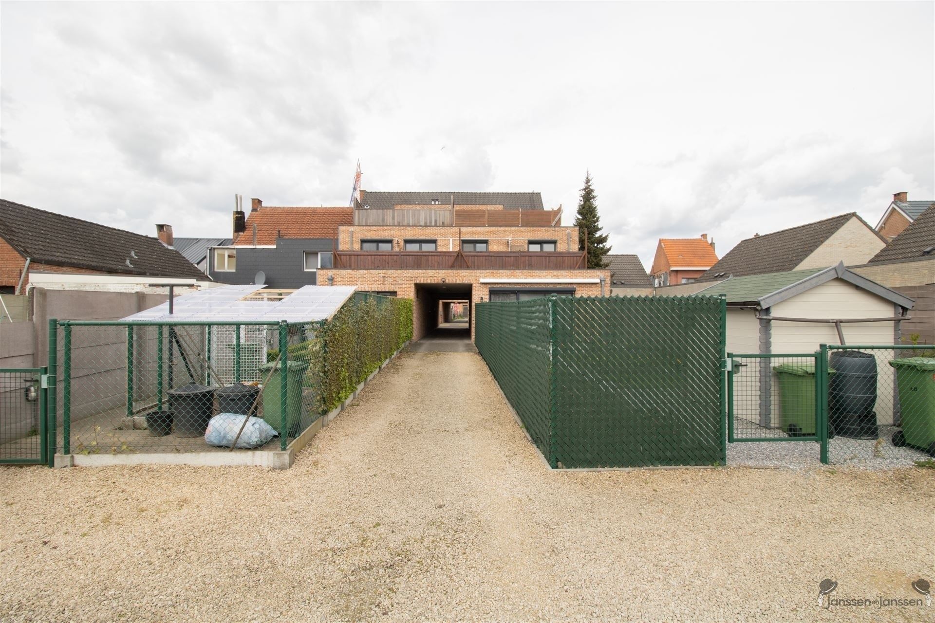 Modern appartement van 82 m² op de eerste verdieping met Zuidoost gericht terras van 55 m² foto 14