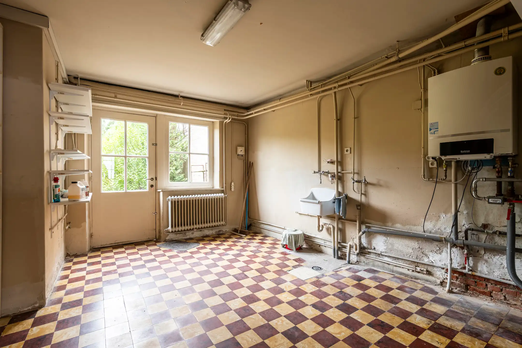 Ruime woning met 6 slpks en garage in centrum Beerse foto 12