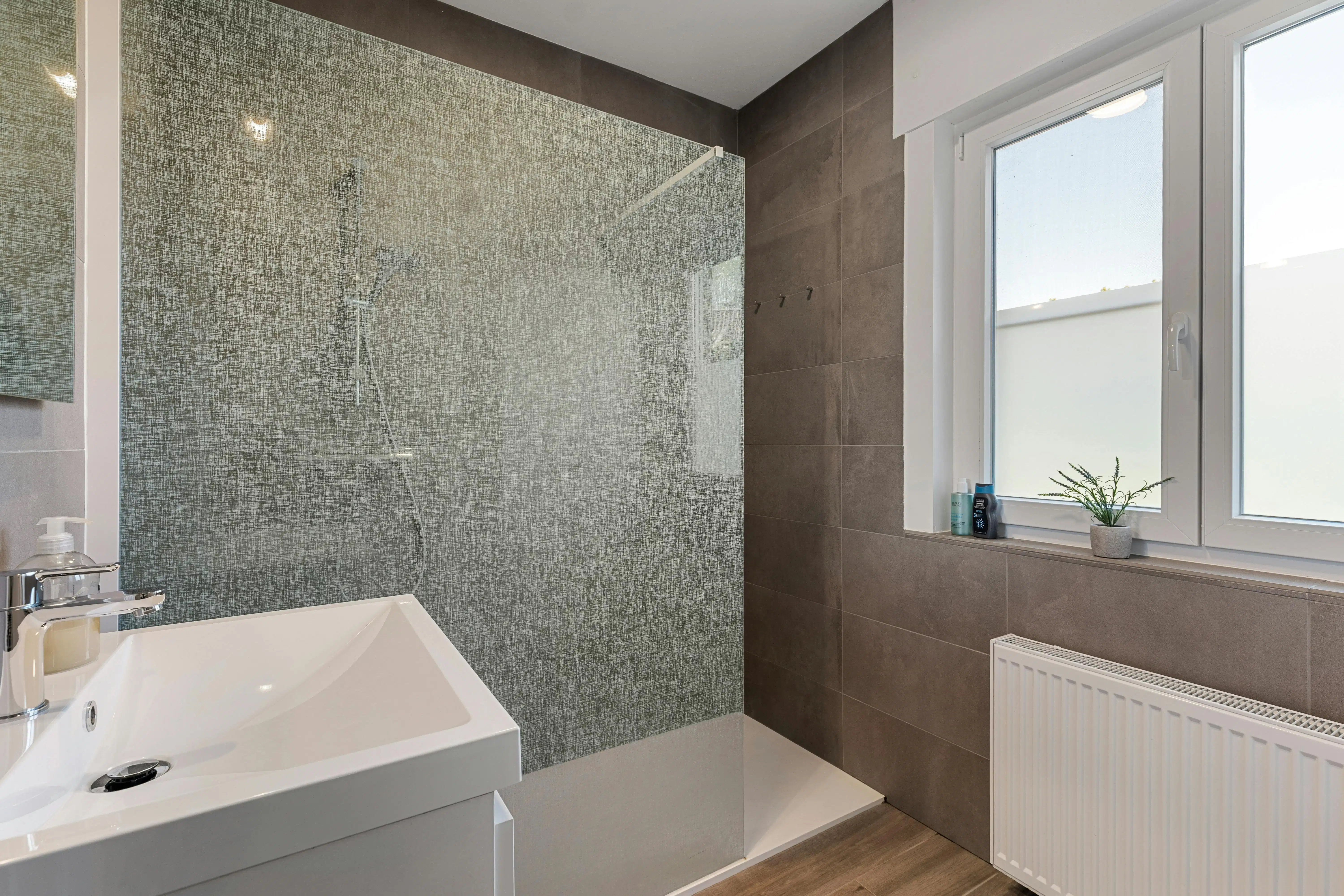 Prachtige villa met 4 slaapkamers in de Simli wijk. foto 11