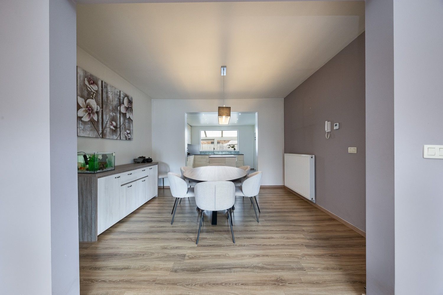 Gerenoveerde halfopen bebouwing nabij centrum Wommelgem foto 5