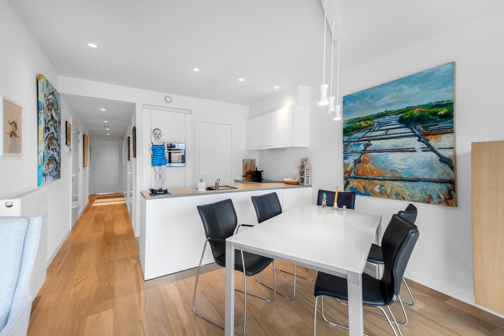 Luxueus afgewerkt nieuwbouwappartement vlakbij de Zeedijk en het Rubensplein. foto 6