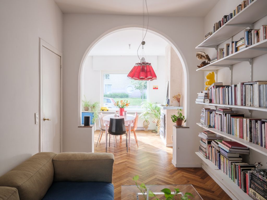 Hoofdfoto van de publicatie: Omgeving Sint-Antoniuskaai / Prinsenhof - Karaktervolle burgerwoning met 2 slaapkamers, bureauruimte en inpandige garage op een gegeerde locatie.