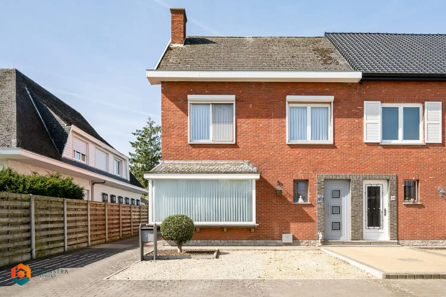 Halfopen bebouwing met 4 slpkrs en achtergelegen atelier foto 24