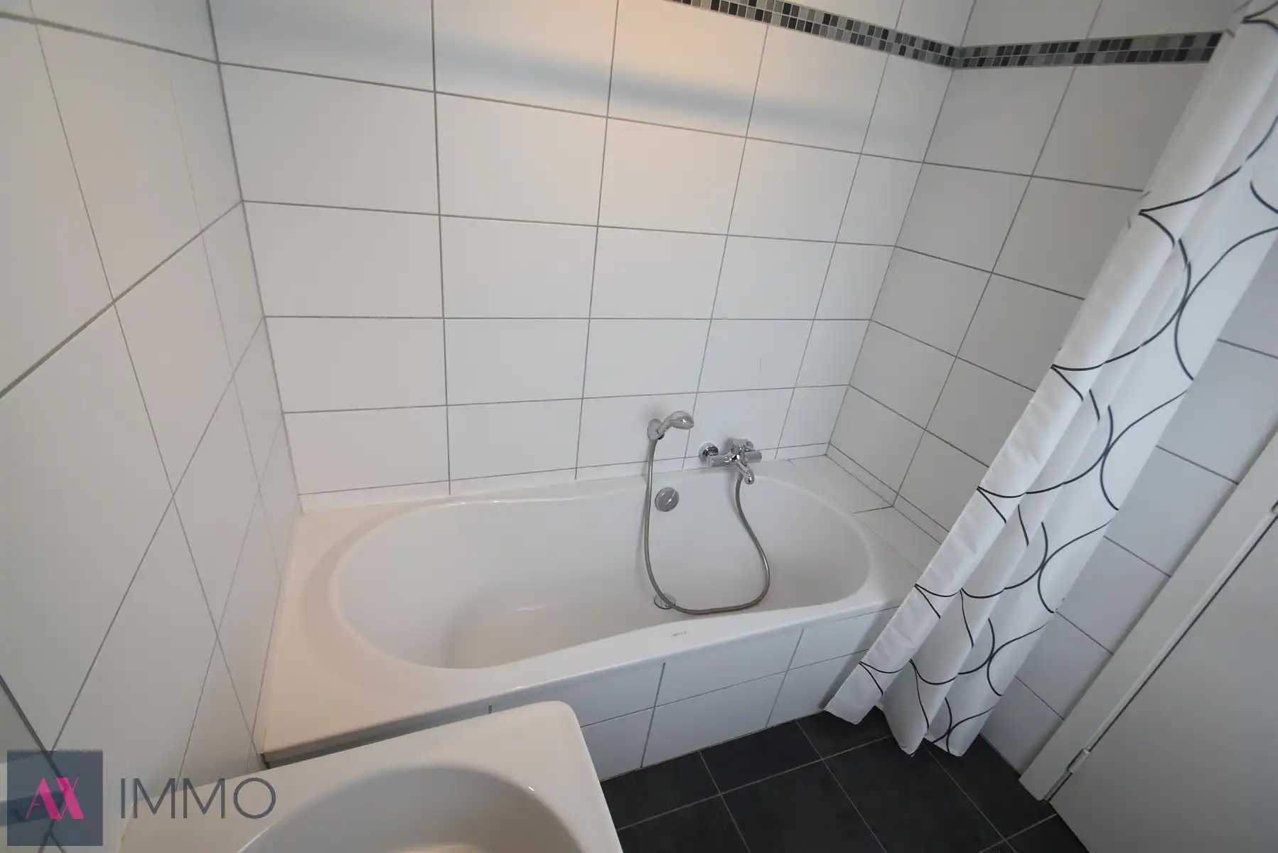 Centraal gelegen 1-slpk-apt met groot terras van 20 m², lift, vrij vanaf 01/12 foto 9