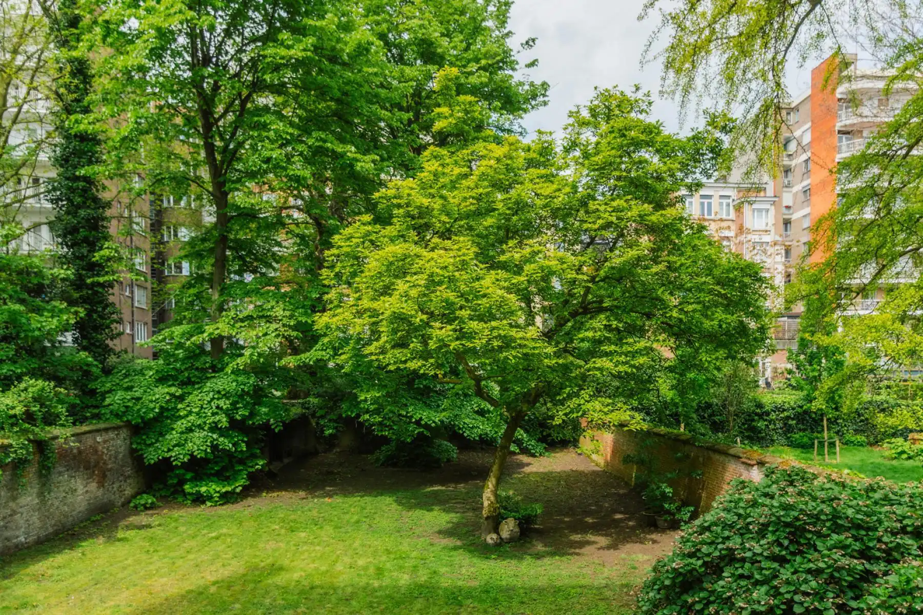 Villa-appartement met privatieve stadstuin en welness.  foto 28