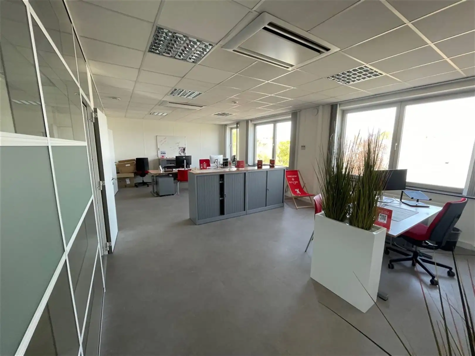 Kantoorgebouw foto 10